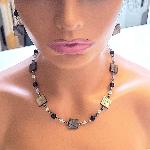 StunningvNecklace & Earring Set | Lab Created Stones w faux crystals and beads - Picture 12 of 14